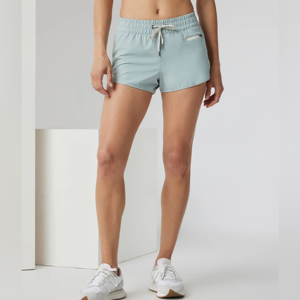 Vuori Clementine Short 2.5”